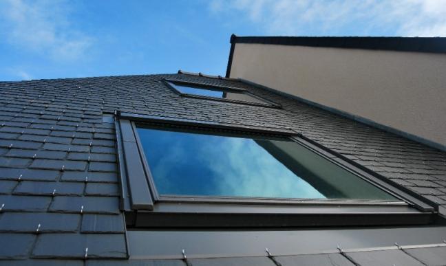 Pose de fenêtres de toit Velux